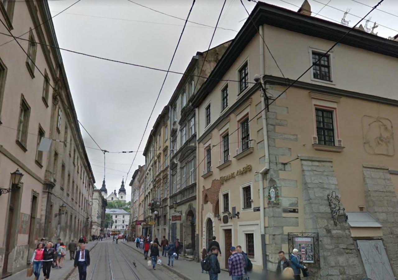 Уютная Квартира На Площади Рынок Lemberg Exterior foto